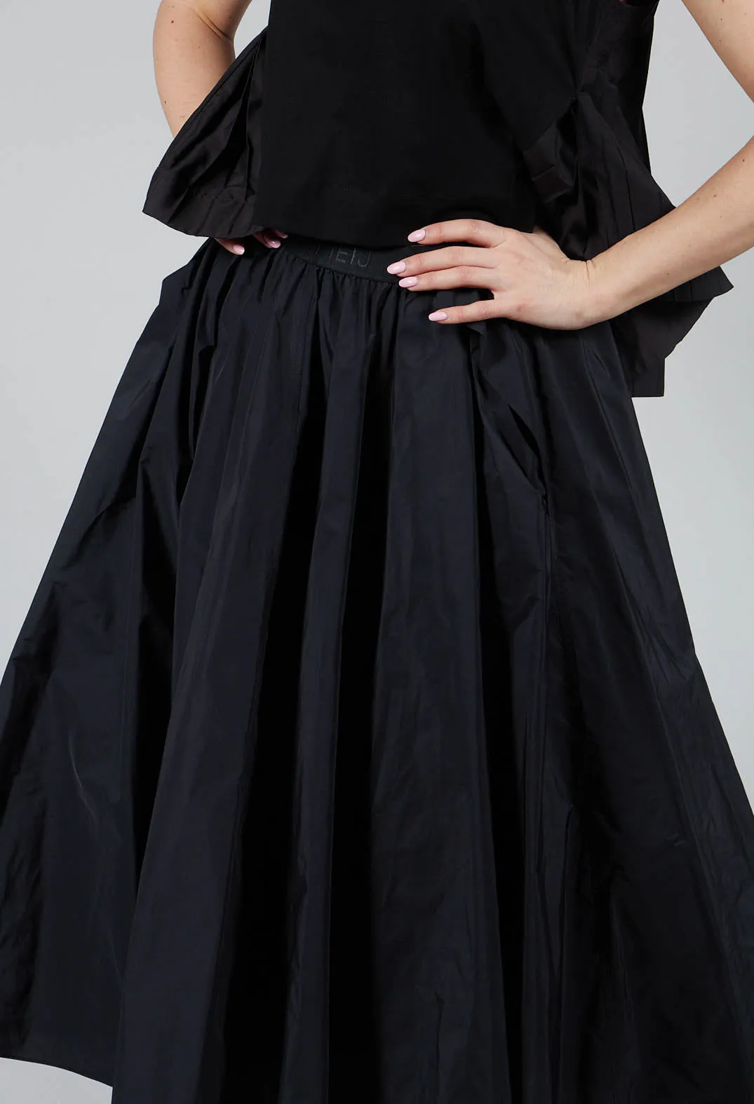 Pleated Skirt in Black